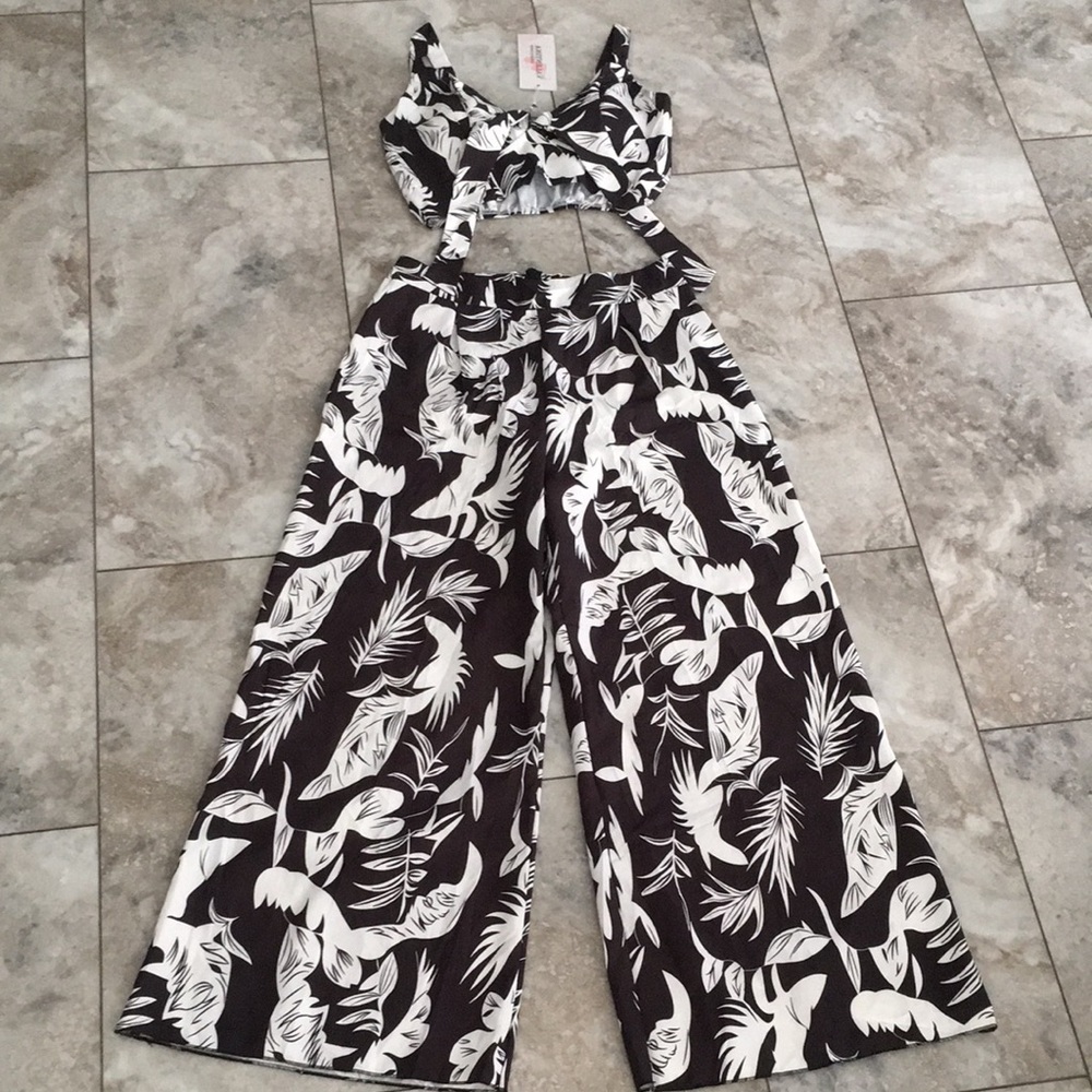 Valentina Collection Black and White Two Piece Set High-Waist Botanical Leaf